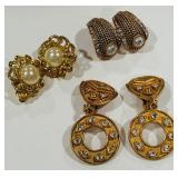 VINTAGE GOLD-TONE CLIP EARRINGS