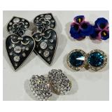 LOT OF COSTUME EARRINGS
