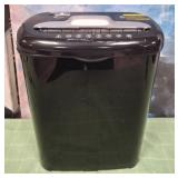 11 - AMAZON BASICS PAPER SHREDDER