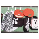 548 - HALLOWEEN APRON, POTHOLDERS, MORE (B41)