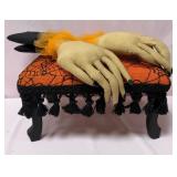 548 - HALLOWEEN FOOTSTOOL & WITCH HANDS (B112)