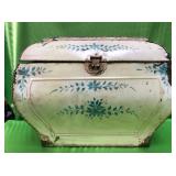 546 - DECORATIVE KEEPSAKE BOX (A30)