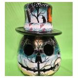 548 - TALAVERA SKULL PUMPKIN WITH HAT (A24)