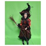 548 - DECORATIVE HALLOWEEN WITCH (A20)