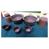 N - SET OF COOKING POTS W/ HANDLES