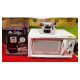 301 - KITCHEN SET MICROWAVE OVEN & COFFEE