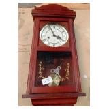 301 - WALL CLOCK W/KEY