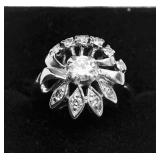 H601 14KT WHITE GOLD VINTAGE DIAMOND RING FEATURES