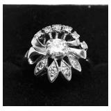 H601 14KT WHITE GOLD VINTAGE DIAMOND RING FEATURES