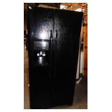 11 - FINGERPRINT FREE BLACK REFRIGERATOR/FREEZER