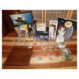 287 - WOW!  HOME DECOR LOT INCLUDES BOXED CAR