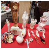 272 - ROYAL CROWN CUCCI CROSS VASE DECOR