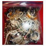 N - 4LBS OF ESTATE COSTUME JEWELRY B2