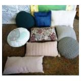 43 - NEW WMC CLEAN PILLOW THROWS