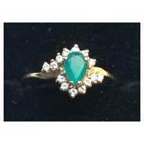 H102 14KT YELLOW GOLD EMERALD AND DIAMOND RING