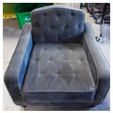 43 - NEW WMC TALLER PERSON TUFTED FABRIC CHAIR