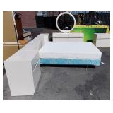 42 - LANE WHITE BEDROOM SUITE QUEEN