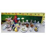 42 - MIXED LOT OF COLLECTIBLES W/ MICKEY MOUSE