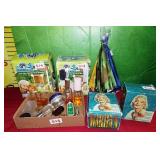 314 - PERFUMES BIRDHOUSES & MARILYN CARDS