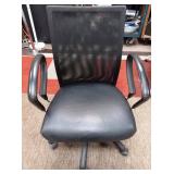 11 - BLACK ADJUSTABLE OFFICE CHAIR