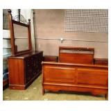 11 - QUEEN SIZE BEDROOM SUITE