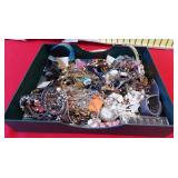 11 - CACHE OF COSTUME JEWELRY