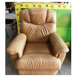 64 - LA-Z-BOY TAN RECLINER