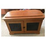 400 - SOLID WOOD SIDE TABLE