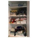 400 - CONTENTS OF LINEN CLOSET