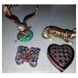 100 - LOT OF DECORATIVE SMALL PIECES EAGLE