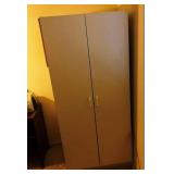 500 - GREAT UTILITY CLOSET W/SHELVES