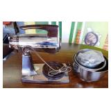 600 - KITCHEN MIXER WITH BOWLS