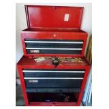 600 - RED TOOL BOX ON WHEELS WITH TOOLS