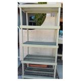600 - PLASTIC SHELF UNIT