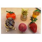 600 - LOT OF ENAMAL FRUIT PILL BOXES - 6 PIECES