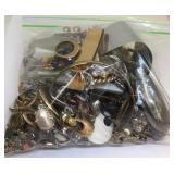 700 - BAG OF MISC COSTUME JEWELRY FROM ESTATE