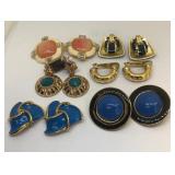 700 - LOT OF MISC COSTUME JEWELRY FROM ESTATE