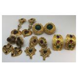 700 - LOT OF MISC COSTUME JEWELRY FROM ESTATE