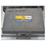 Cooling system pressure tester