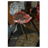 INDUSTRIAL TRIPOD PIPE VISE