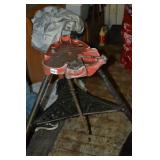 INDUSTRIAL TRIPOD PIPE VISE