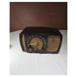Zenith H723 AM/FM Bakelite Radio