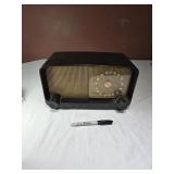 1949 Zenith 5D81OY Bakelite Radio