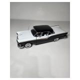 Sun Star '57 Ford Fairlane Skyliner 1:18