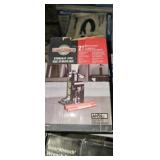 Small hydraulic jack