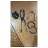Antique Cobbler Stretching Tool & Horseshoes