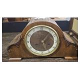 Vintage clock glass is loose