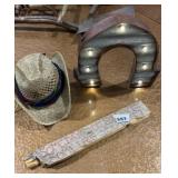 Jay and decor items