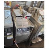 18 and 1/2 in pressure fryer 600