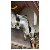 Manual vegetable slicer